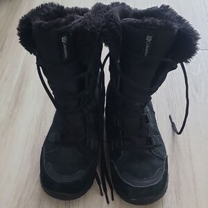Columbia Black Winter Rain Boots with Faux Fur Trim